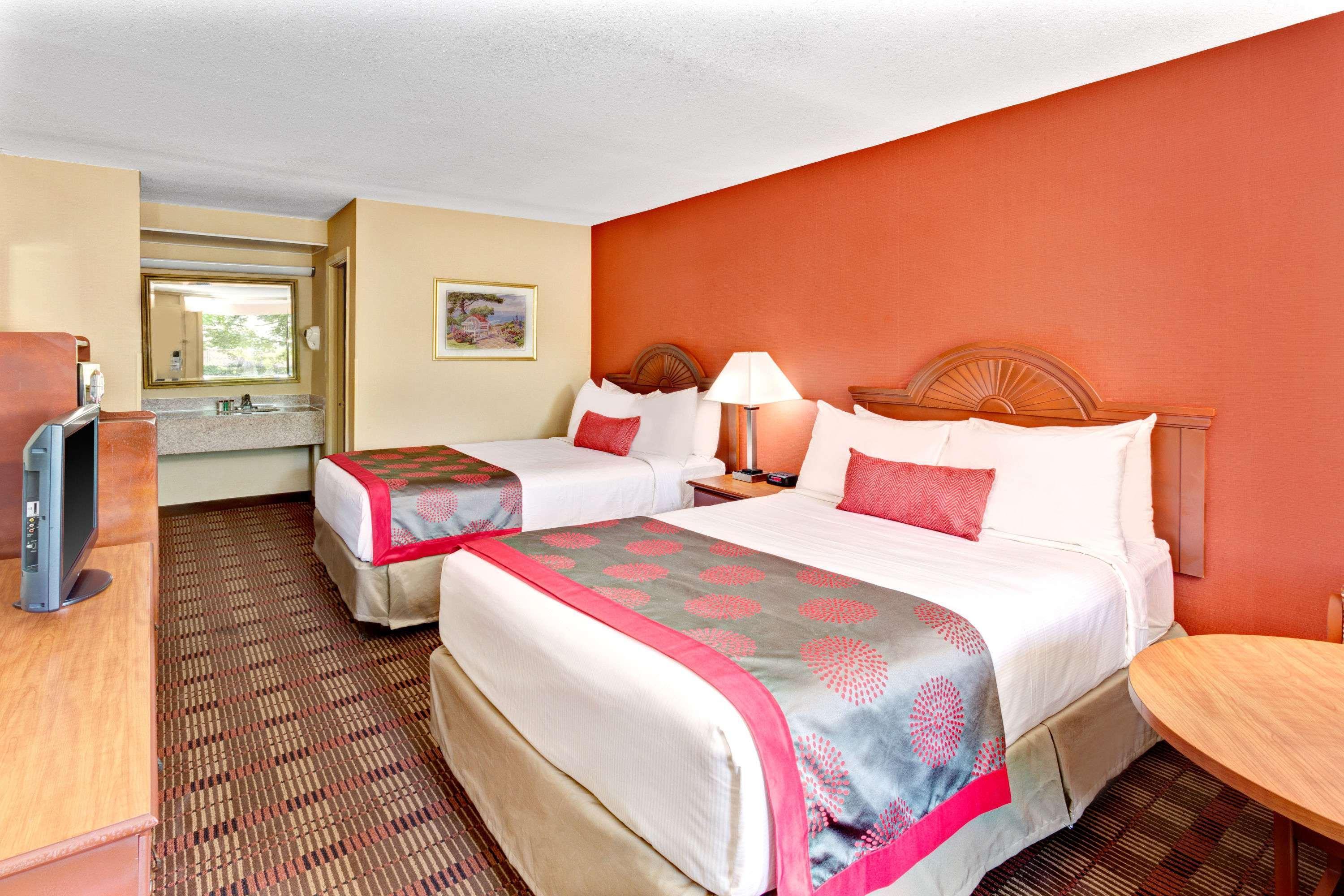 Ramada By Wyndham Baltimore West Buitenkant foto